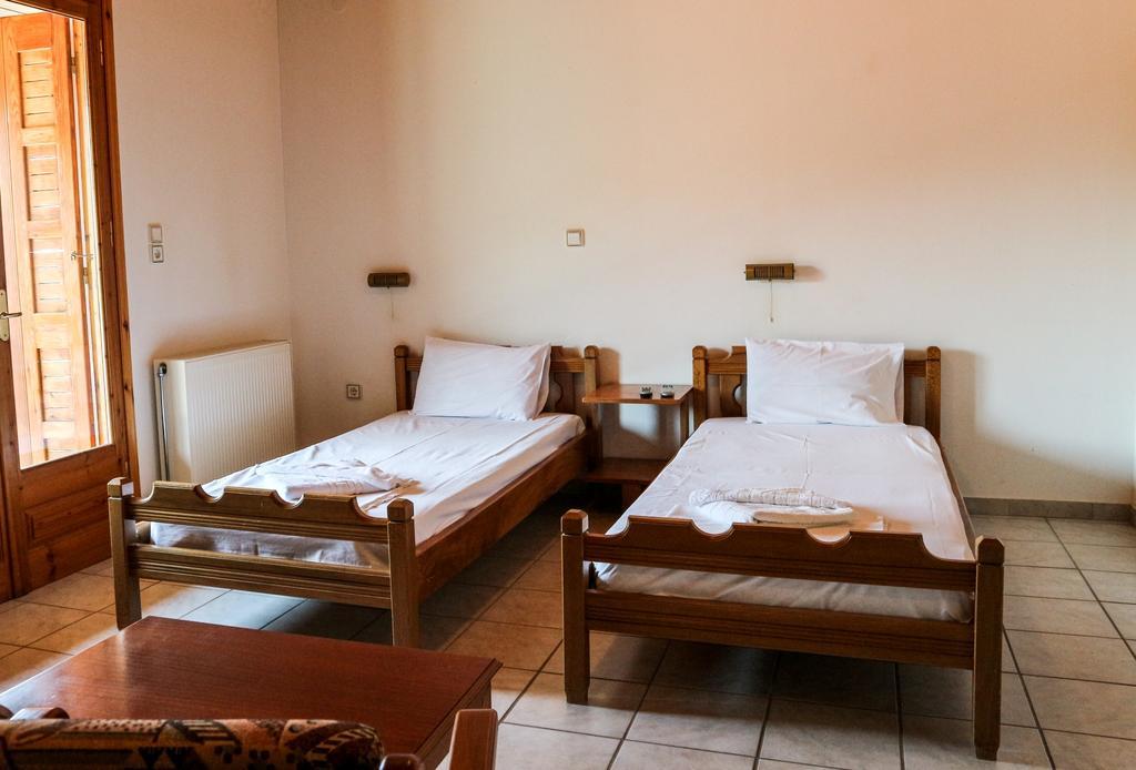 Hotel Elatofilito Athamanio 外观 照片