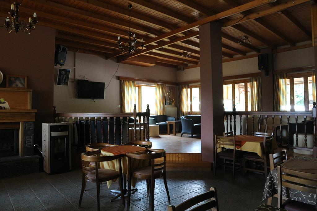 Hotel Elatofilito Athamanio 外观 照片